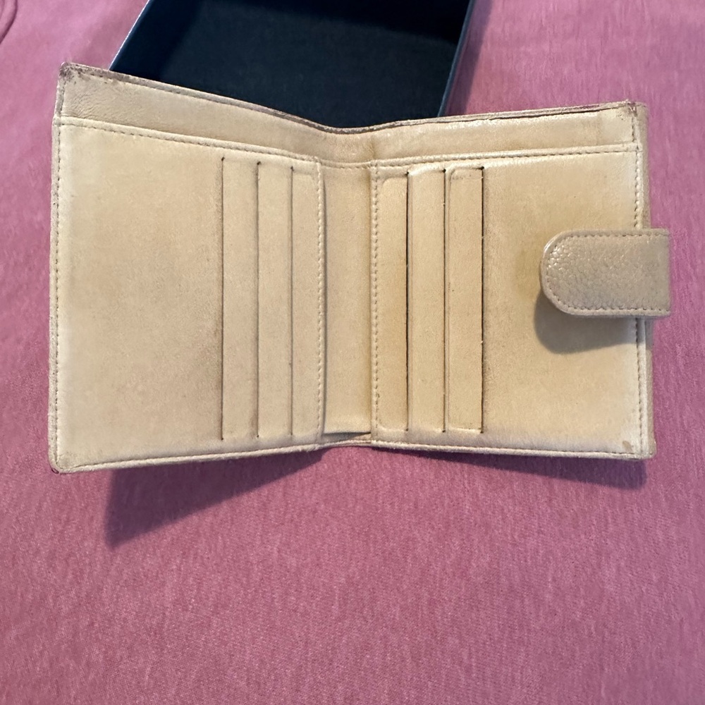 CHANEL Beige Leather wallet - Picture 8 of 13